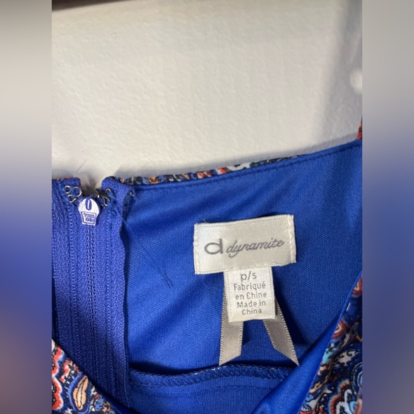 NWOT! Dynamite Paisley Dress - Picture 7 of 9